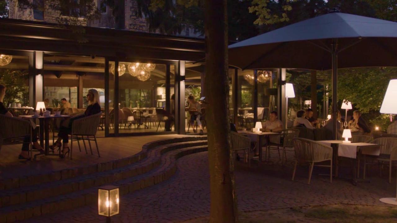 Lion'S Castle Hotel Lviv Exterior photo