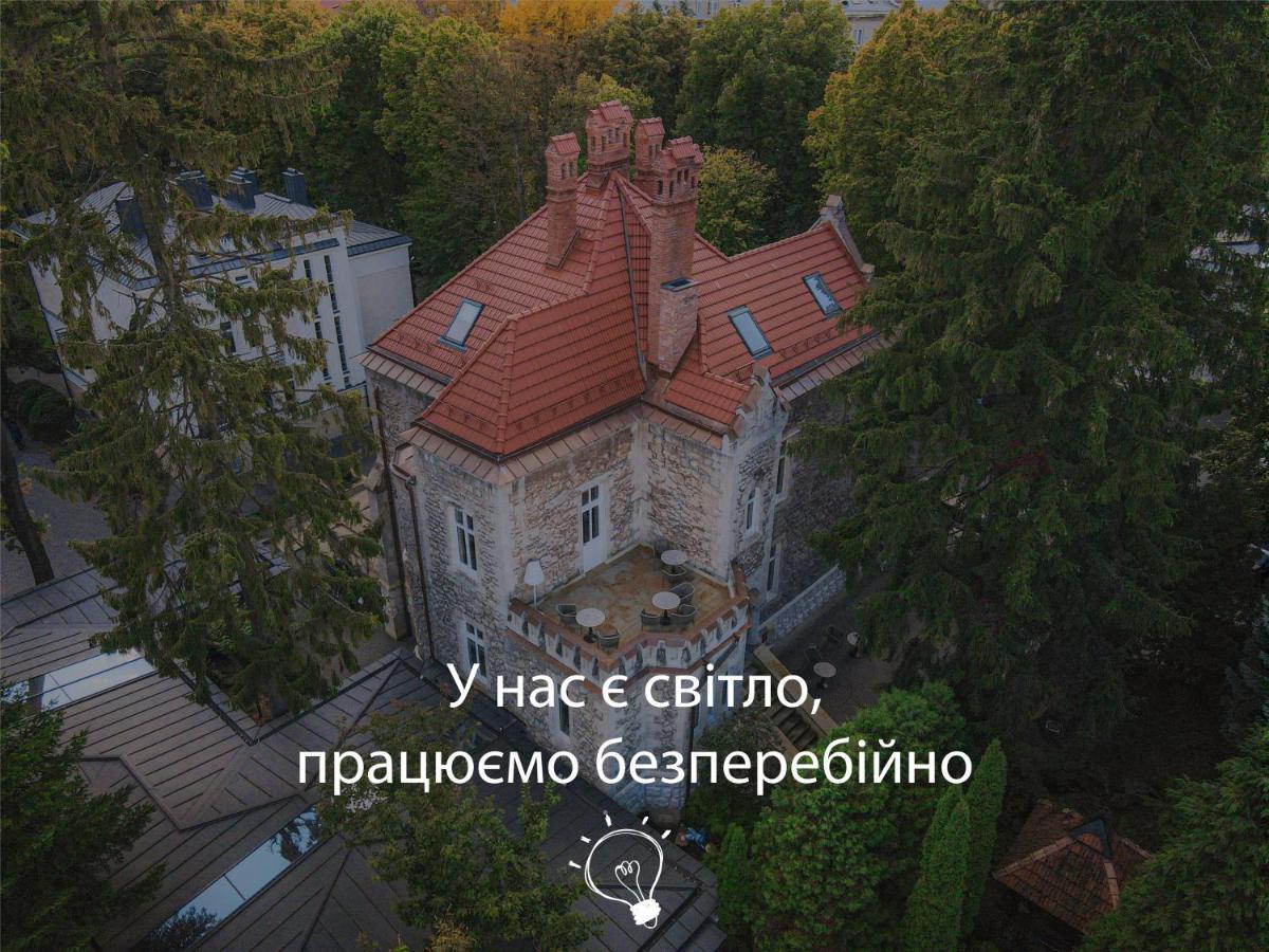 Lion'S Castle Hotel Lviv Exterior photo