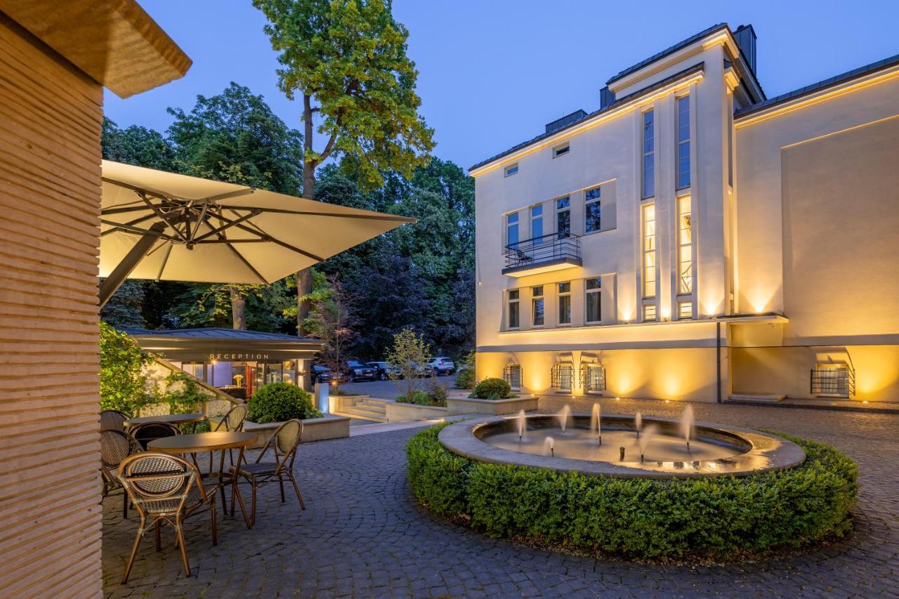 Lion'S Castle Hotel Lviv Exterior photo